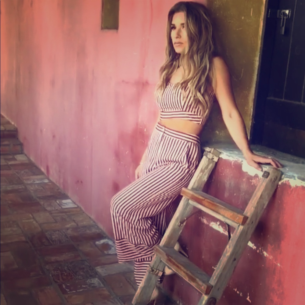 Jessie James Decker Kittenish Set